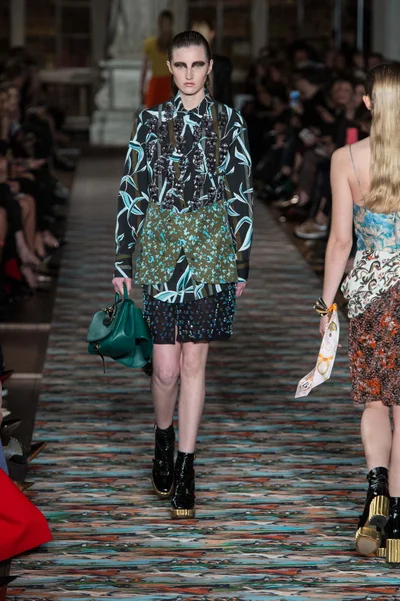 Look 24